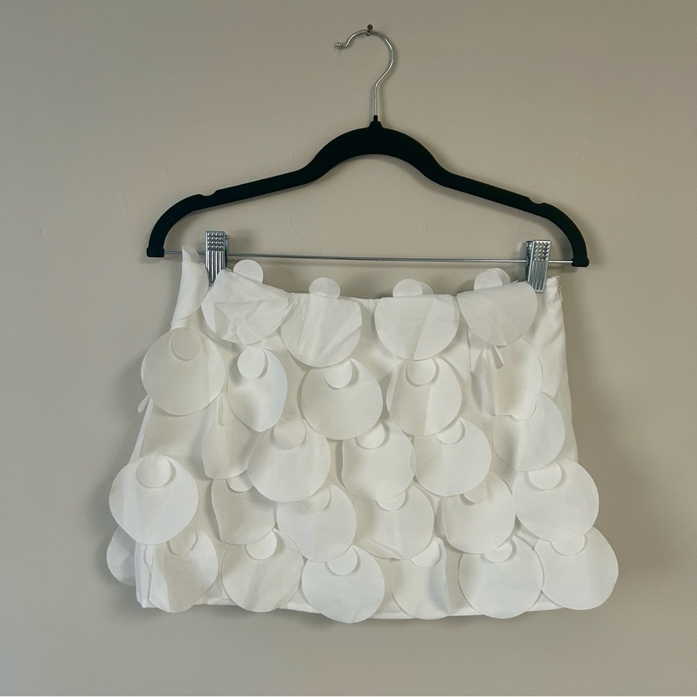 Chic White Textured Bubble Skort